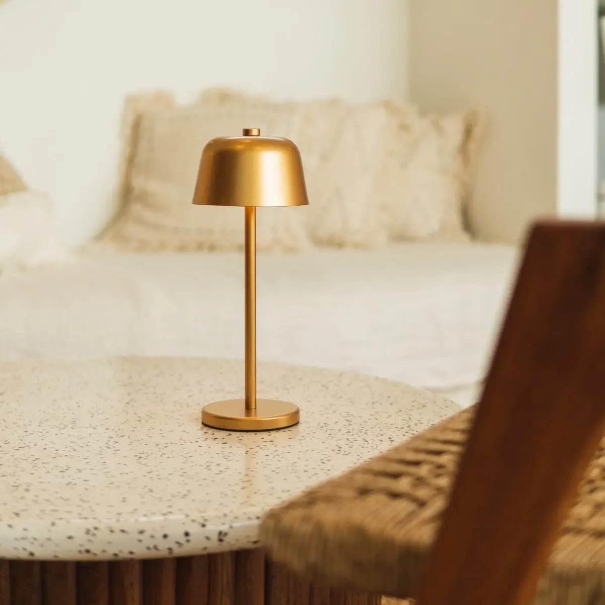 Wiederaufladbare LED Tischlampe Anton Gold dimmbar kabellos