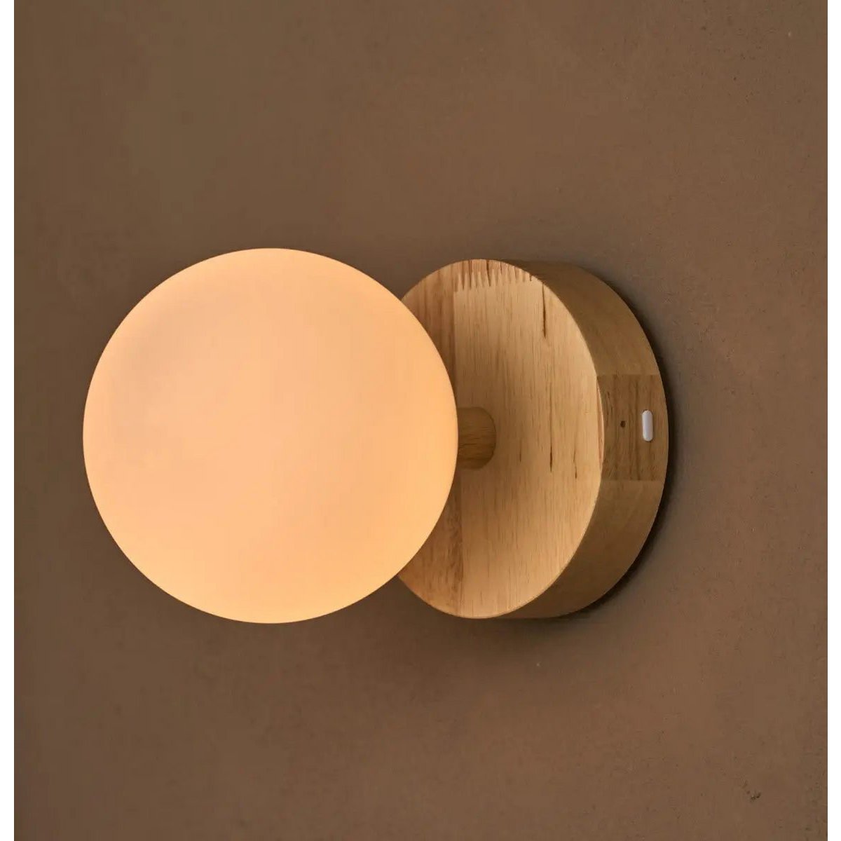 Wiederaufladbare LED Wandlampe Richella Holz Glas dimmbar kabellos