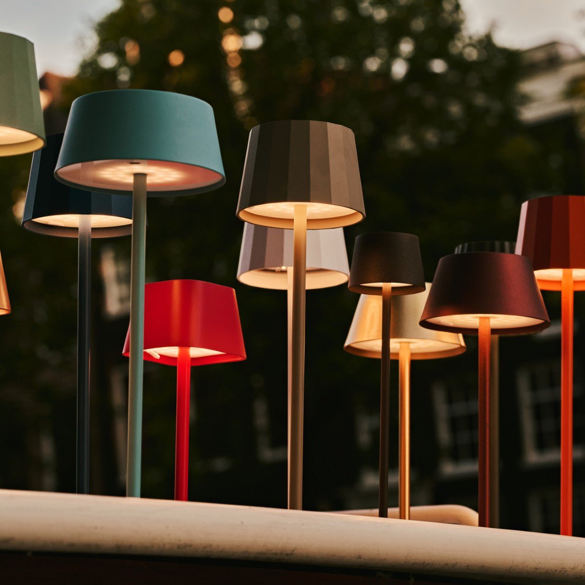 Aufladbare LED Tischlampe Milou Gold dimmbar kabellos