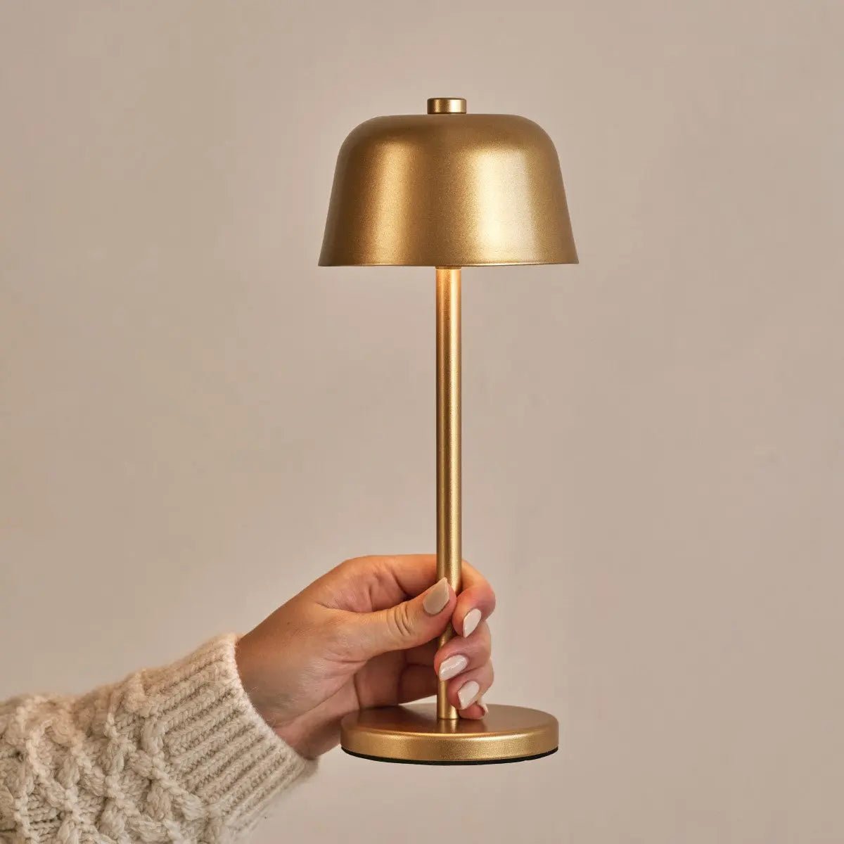 Wiederaufladbare LED Tischlampe Anton Gold dimmbar kabellos