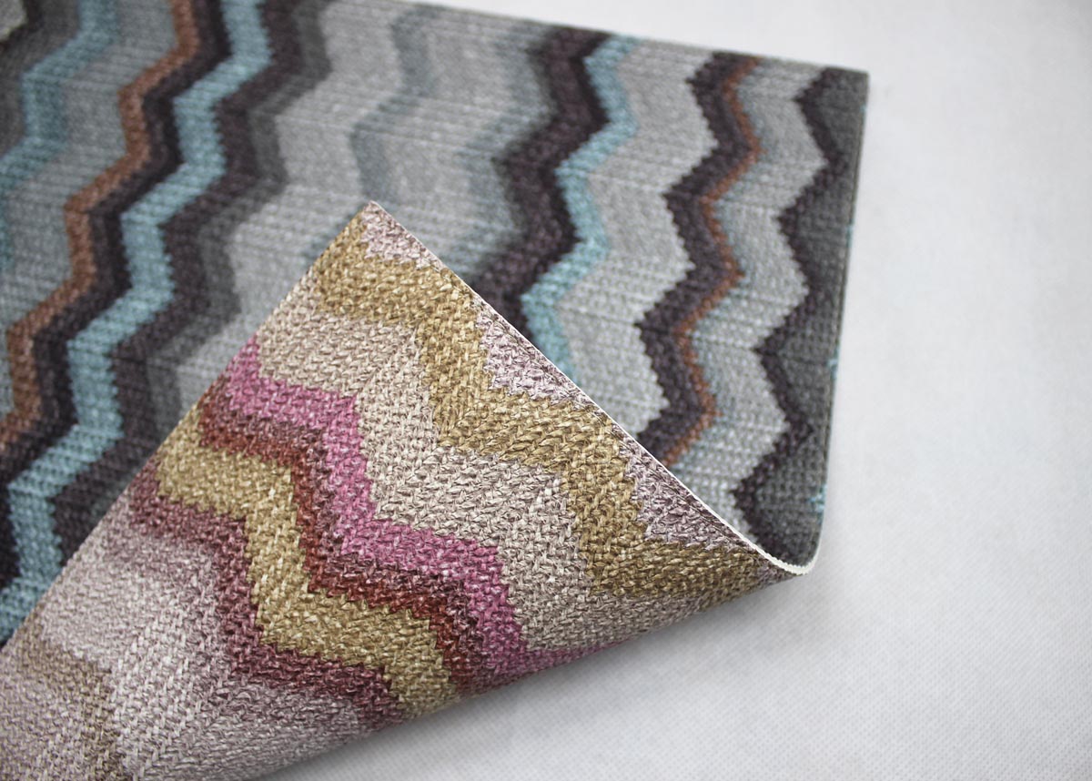 Tischset von Signature mit Zickzack Muster in rosa und grau blau