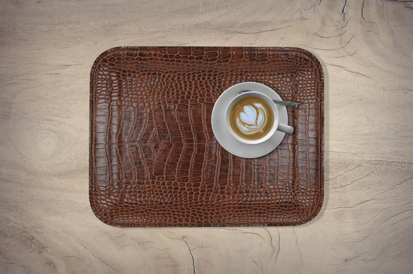 Tablett flach zum Servieren von Kaffee aus Kunstleder in Krokooptik hellbraun