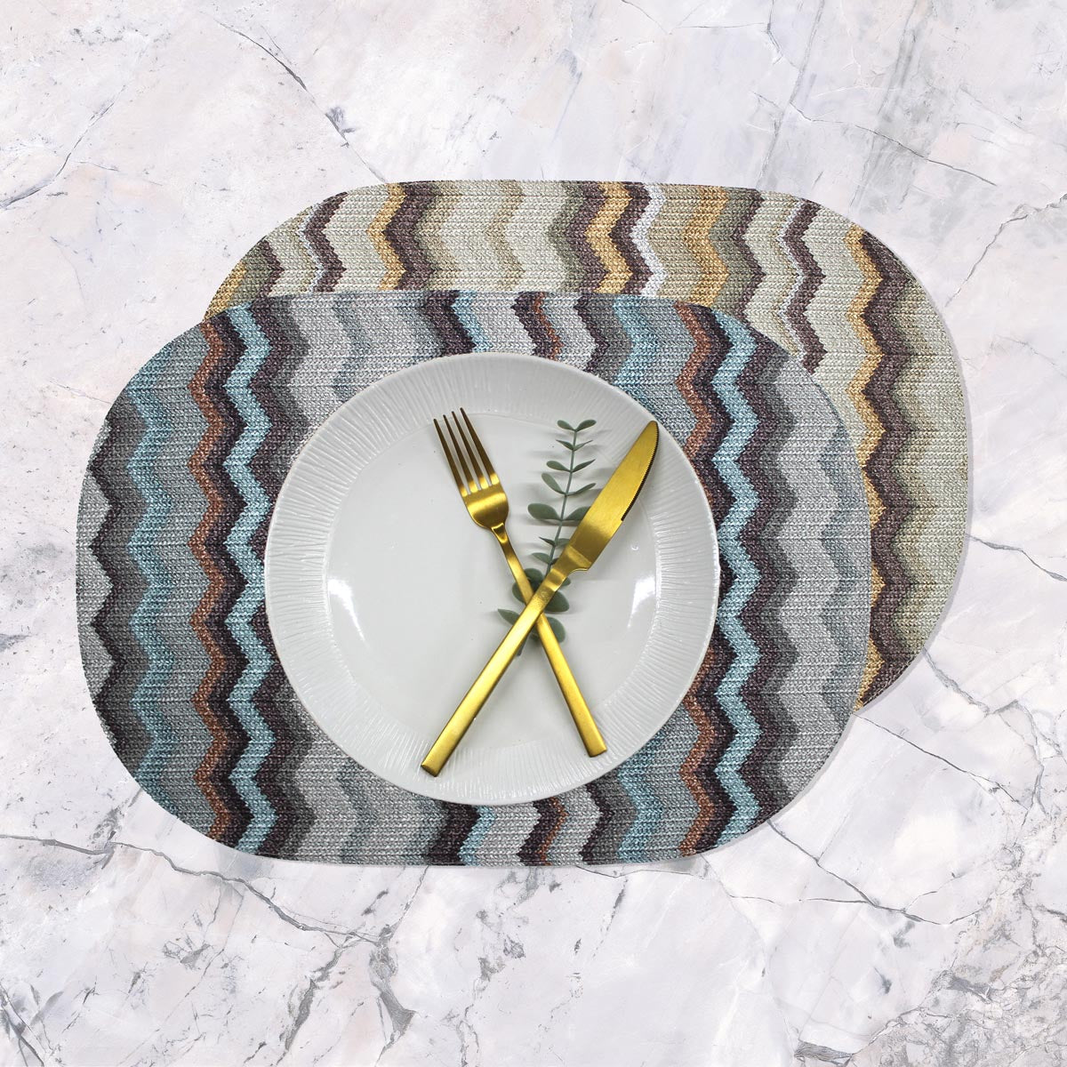 Tischset oval in braun und braun in Zickzack Muster