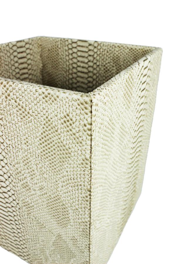 quadratischer Papierkorb ummantelt mit Kunstleder in beige sandfarben