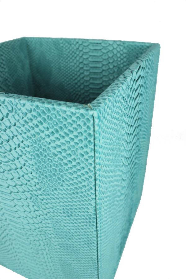 Papierkorb in türkisem Leder mit Reptilleder Look