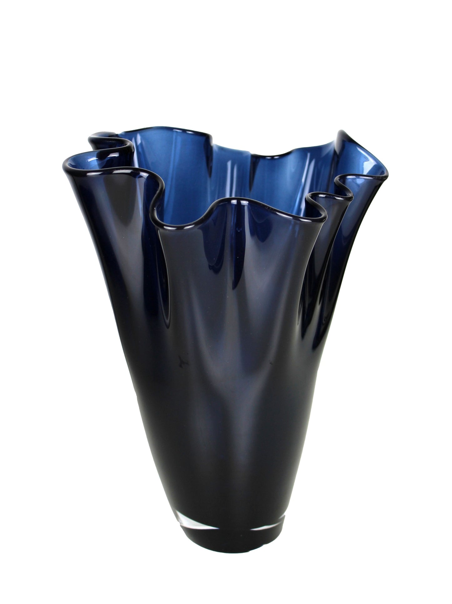Blaue Vase aus mundgeblasenem Glas und mit gewelltem Rand