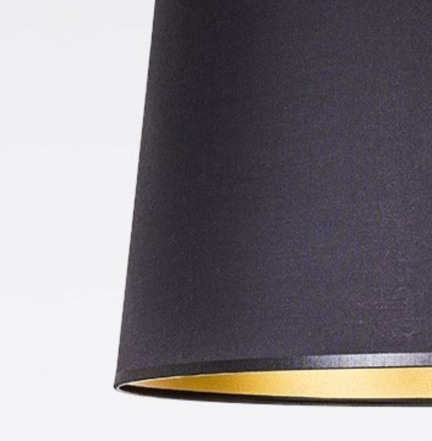 schwarzer Stoffschirm mit gold innen Chintz