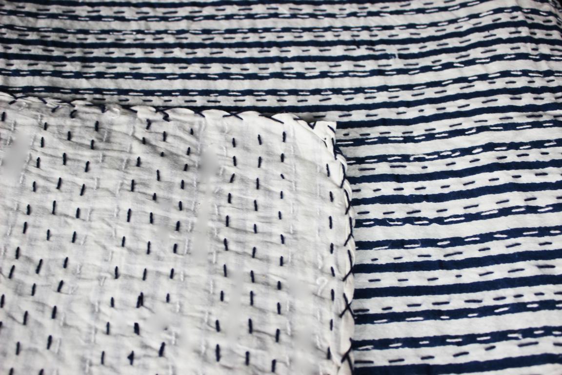 Wendedecke mit Streifen in blau weiß aus Baumwolle handgefertigt