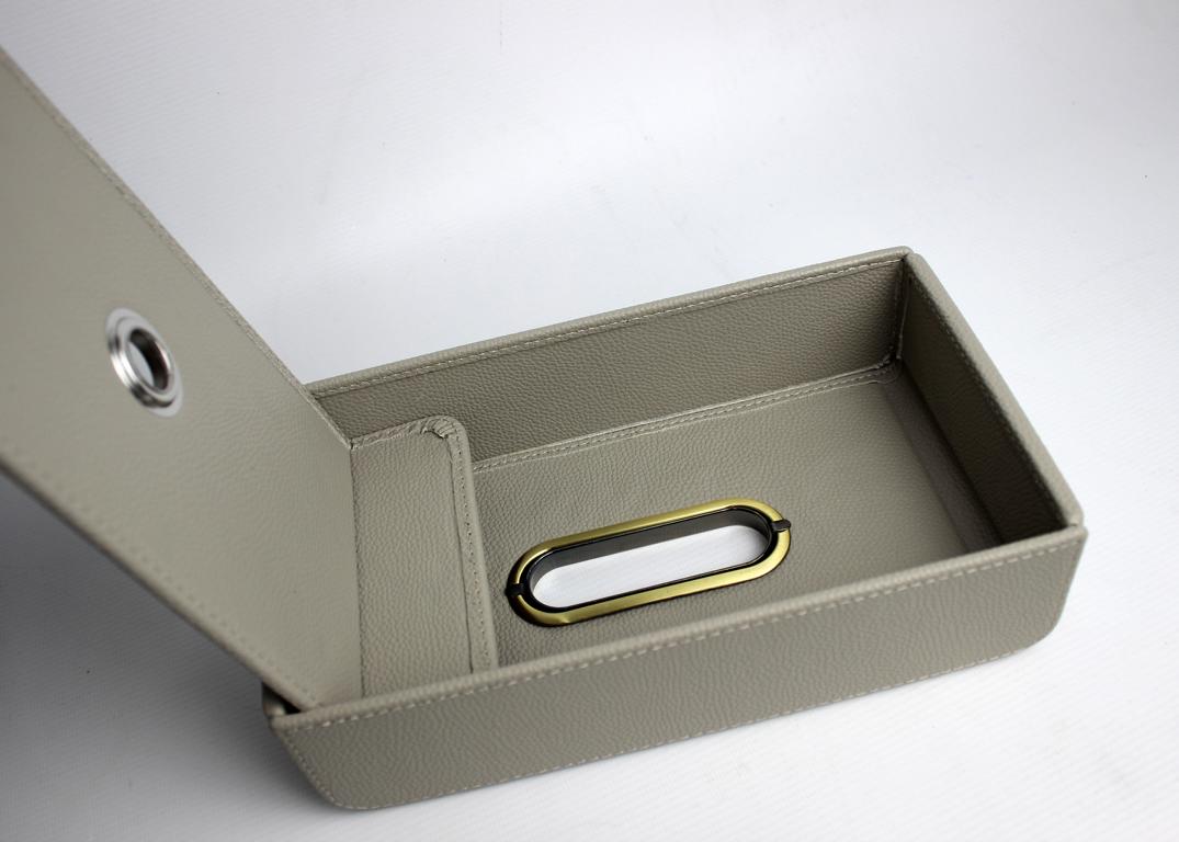 Signature tissue box faux leather crocodile