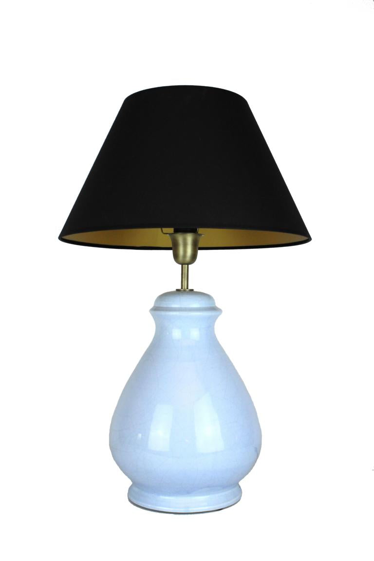 hellblaue tischlampe aus Keramik mit schwarzem Schirm