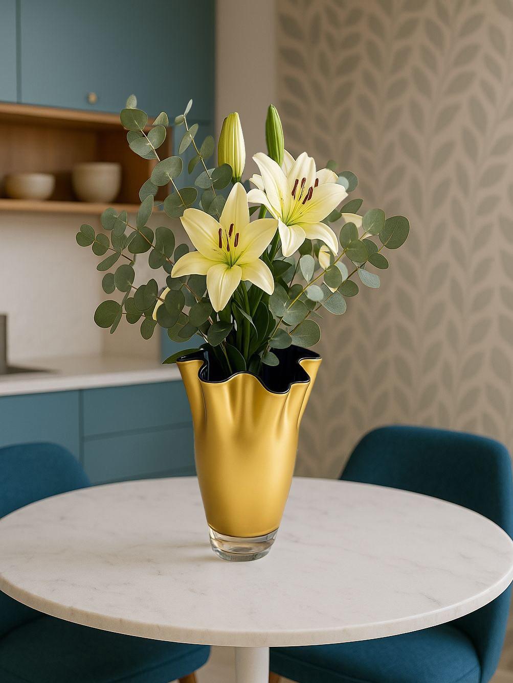 Signature vase glass two-tone