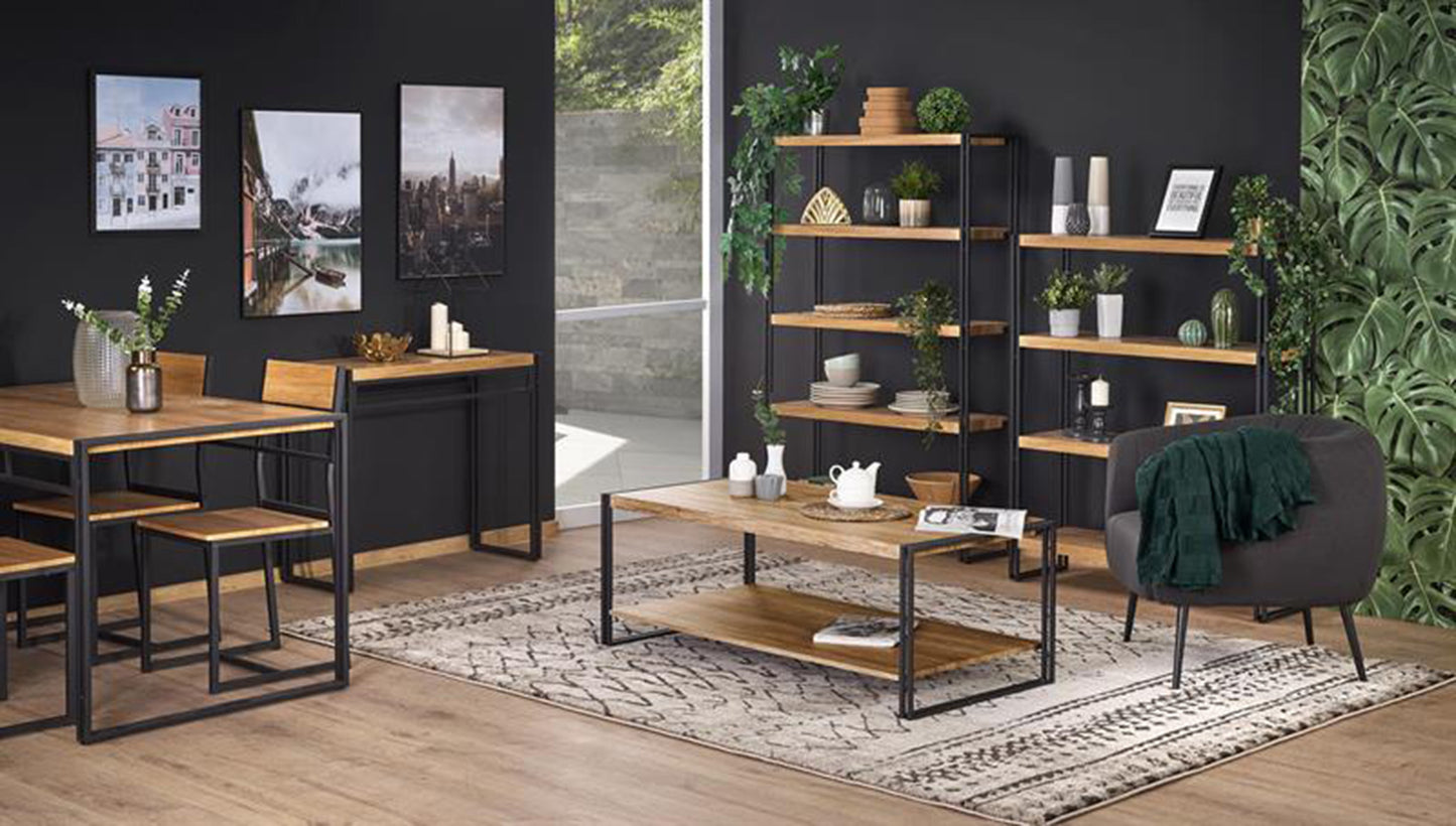 Bücherregal mit Holzfächern im Wohnzimmer