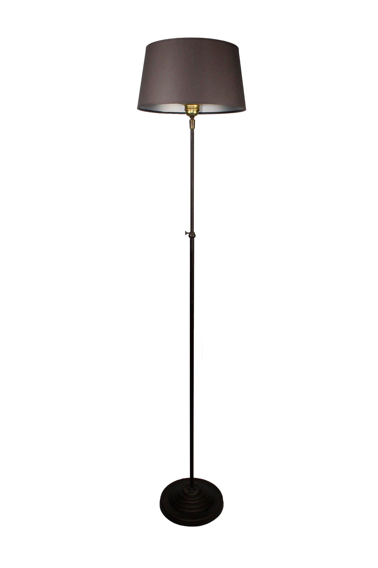 höhenverstellbare Stehlampe im Industrial Look