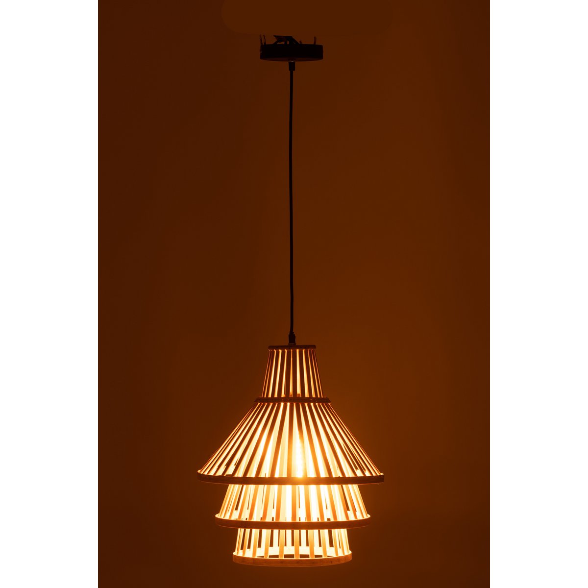 Bambus-Hängelampe von J-Line, dreilagiges Design mit natürlichem Look, perfekt für gemütliche Raumgestaltung.