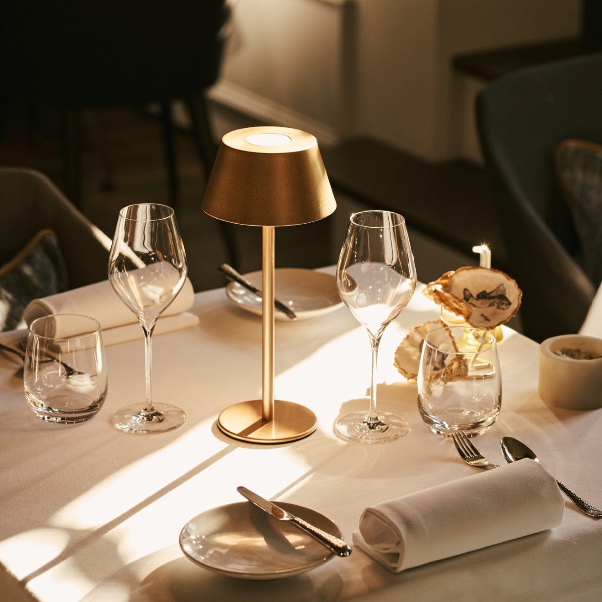Aufladbare LED Tischlampe Milou Gold dimmbar kabellos