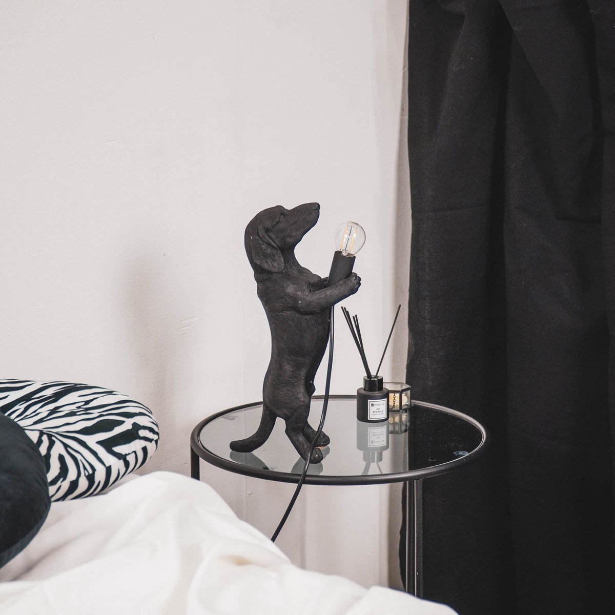 Nachttischlampe Hundefigur Dackel in schwarz