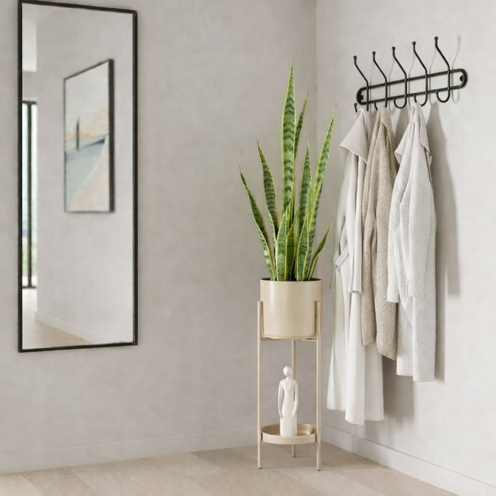 Blumentopf auf Ständer Metall beige