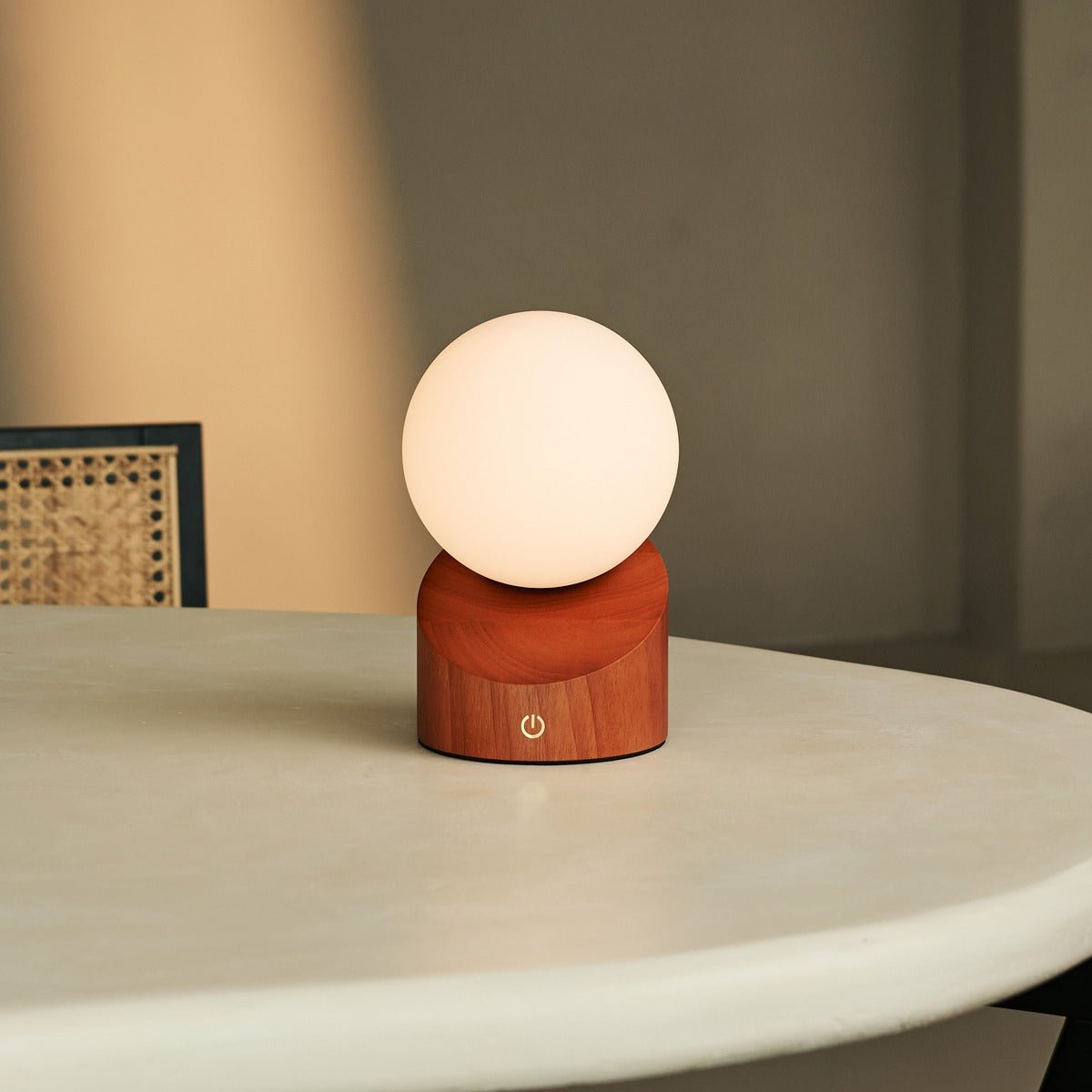 LED Tischlampe Morris Chestnut Brown dimmbar kabellos