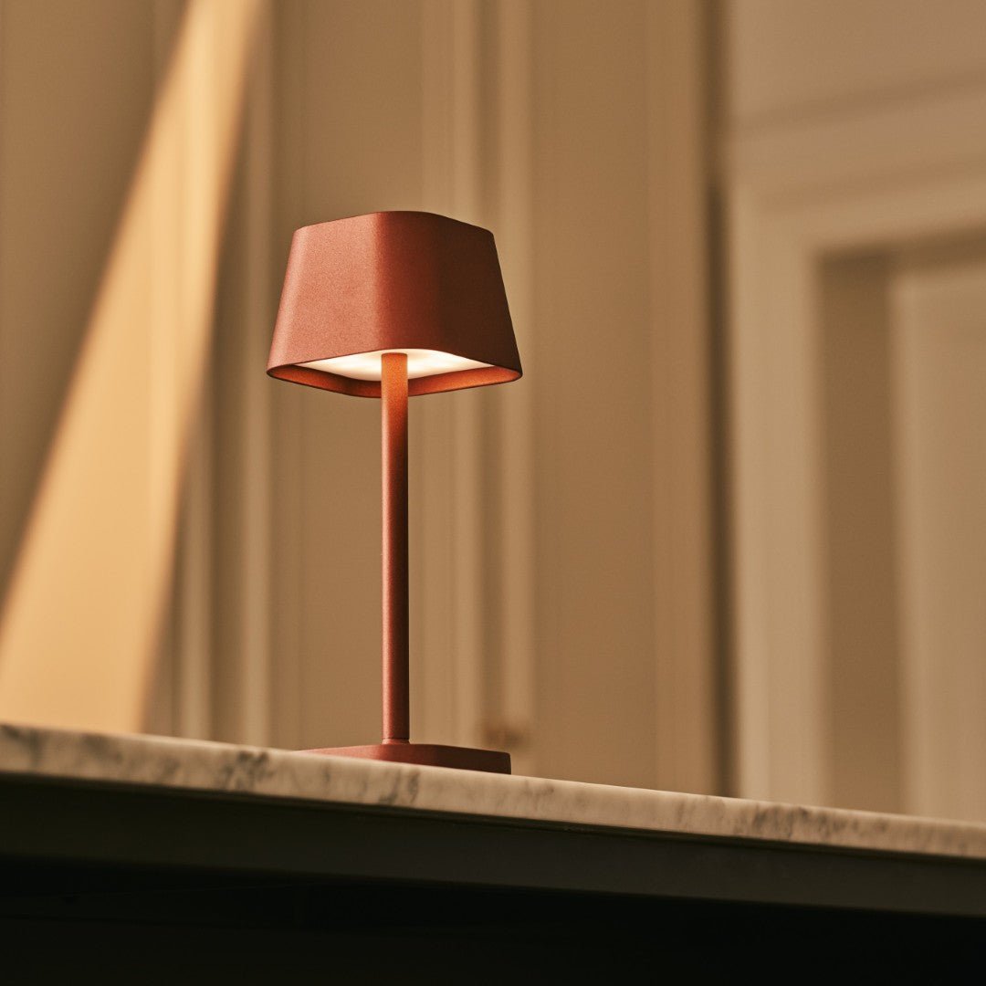 Aufladbare LED Tischlampe AVA Bronze dimmbar kabellos