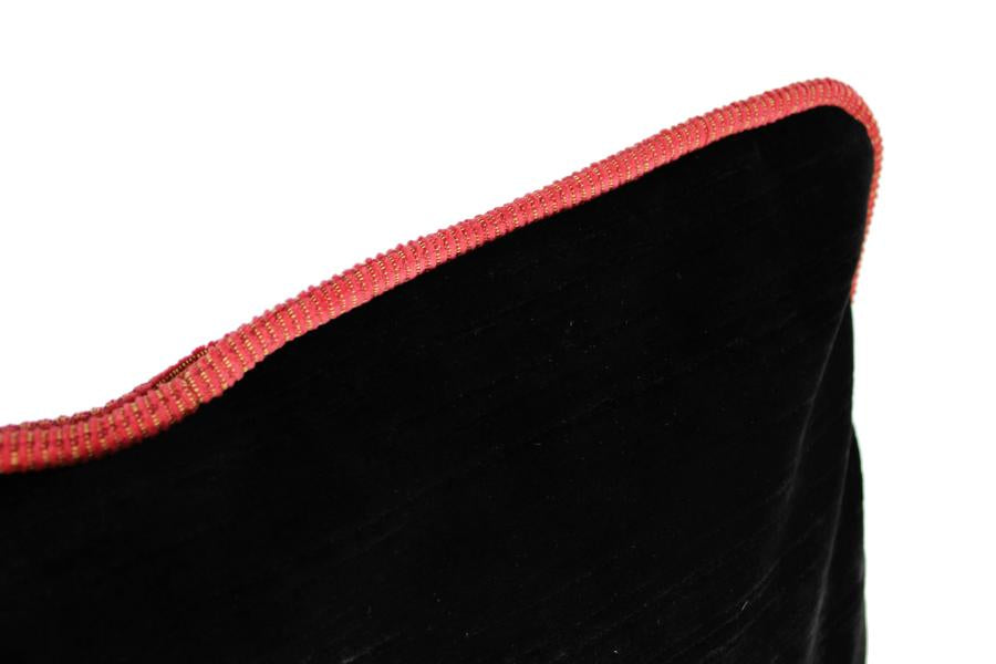 Dekokissen zweifarbig rot schwarz Samtstoff in 45 x 45 cm als Dekokissen