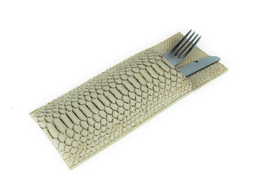 Bestecktasche mit Besteck in Farbe champagner farbig in Reptilleder