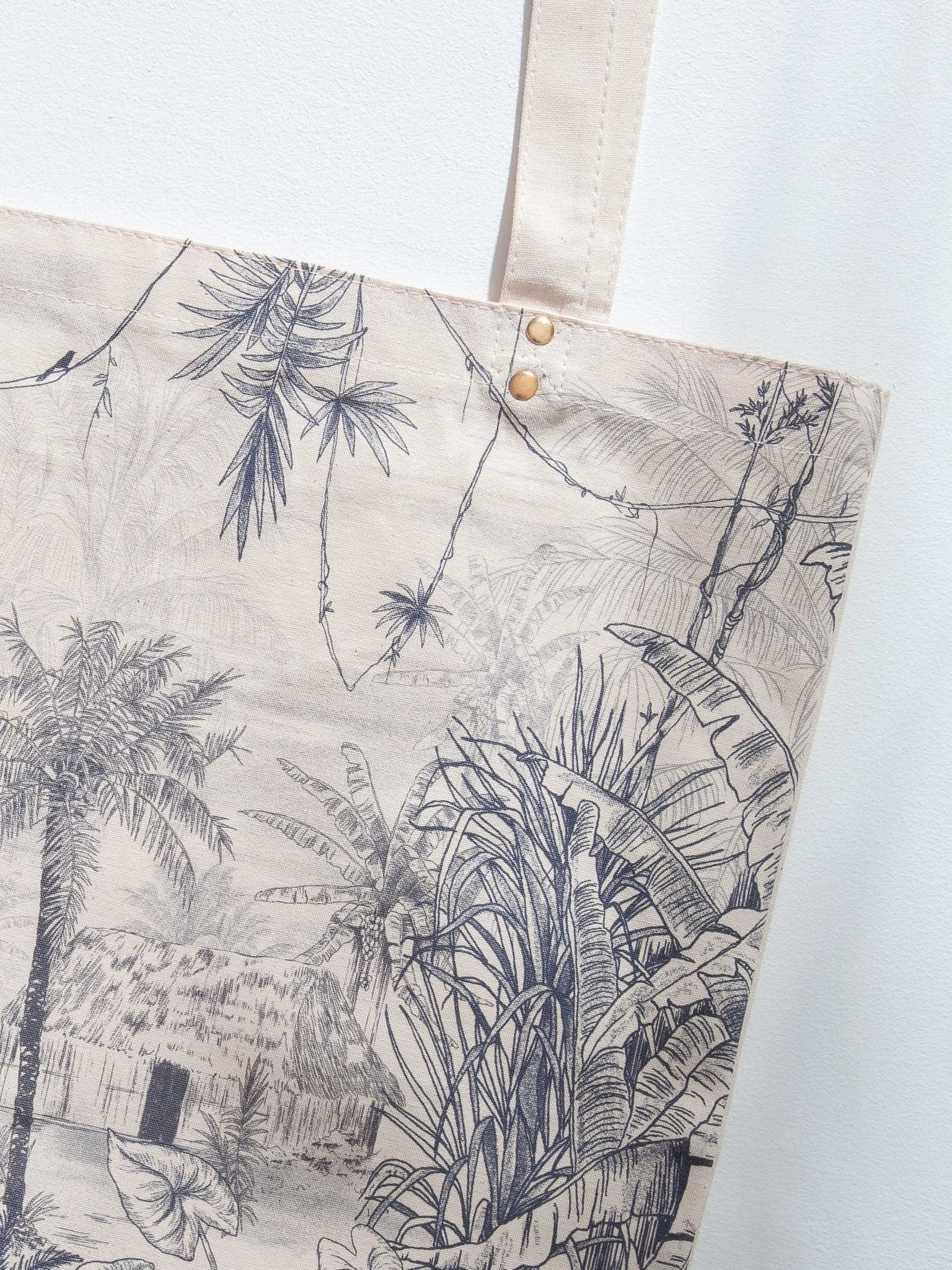 Einkaufstasche bedruckt mit Dschungelmotiv in schwarz weiß mit Henkel