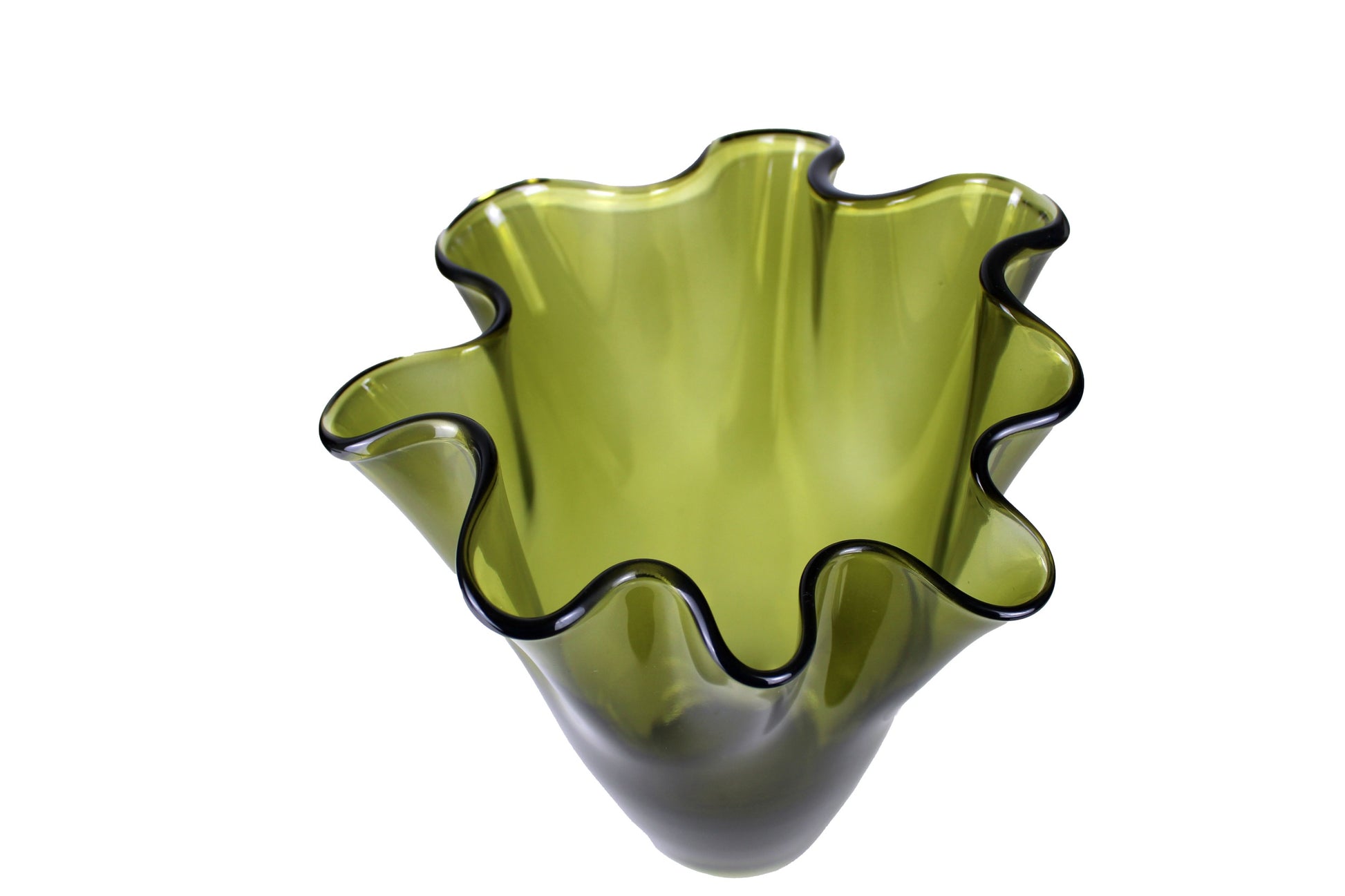 Glasvase aus grünem Glas mit gewelltem Rand und mundgeblasen