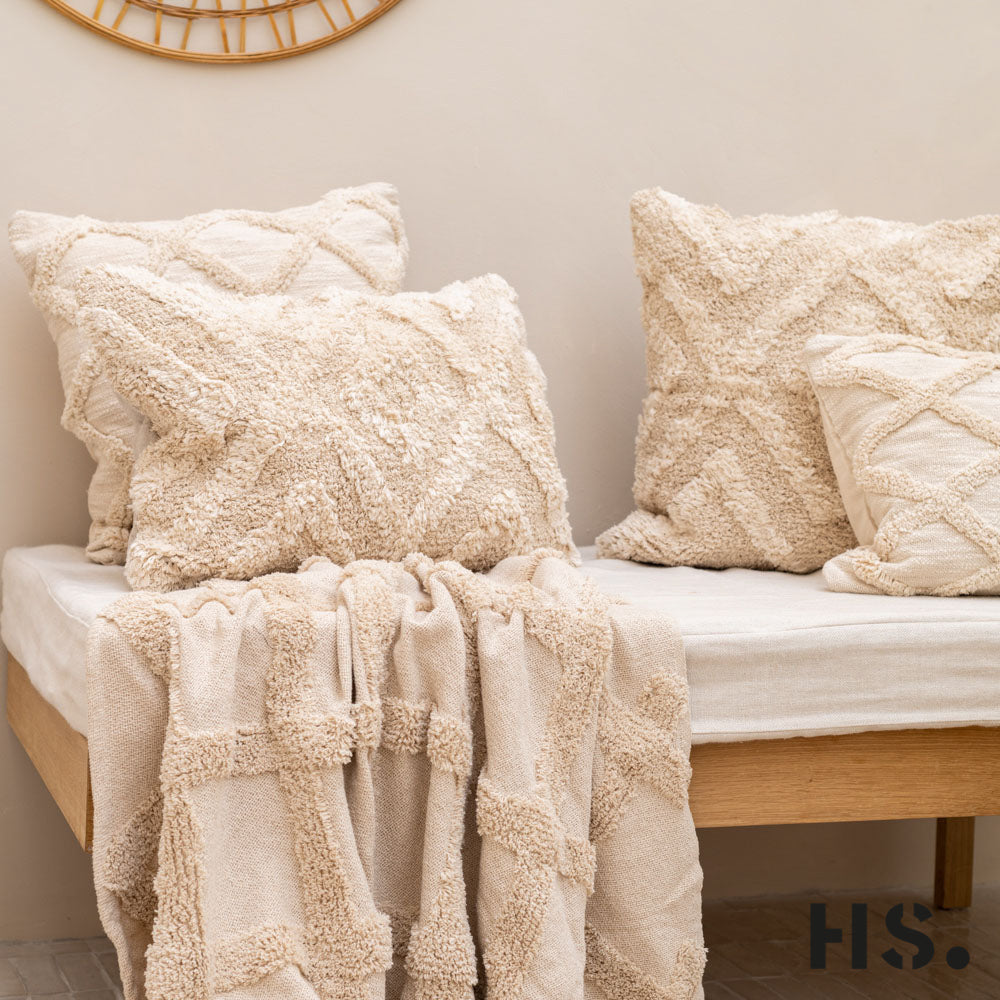 Getuftete creme weiße Kissen in Baumwolle im Boho Stil