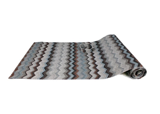 Tischläufer 150 cm aufgerollt mit blau grauem Zickzack Muster