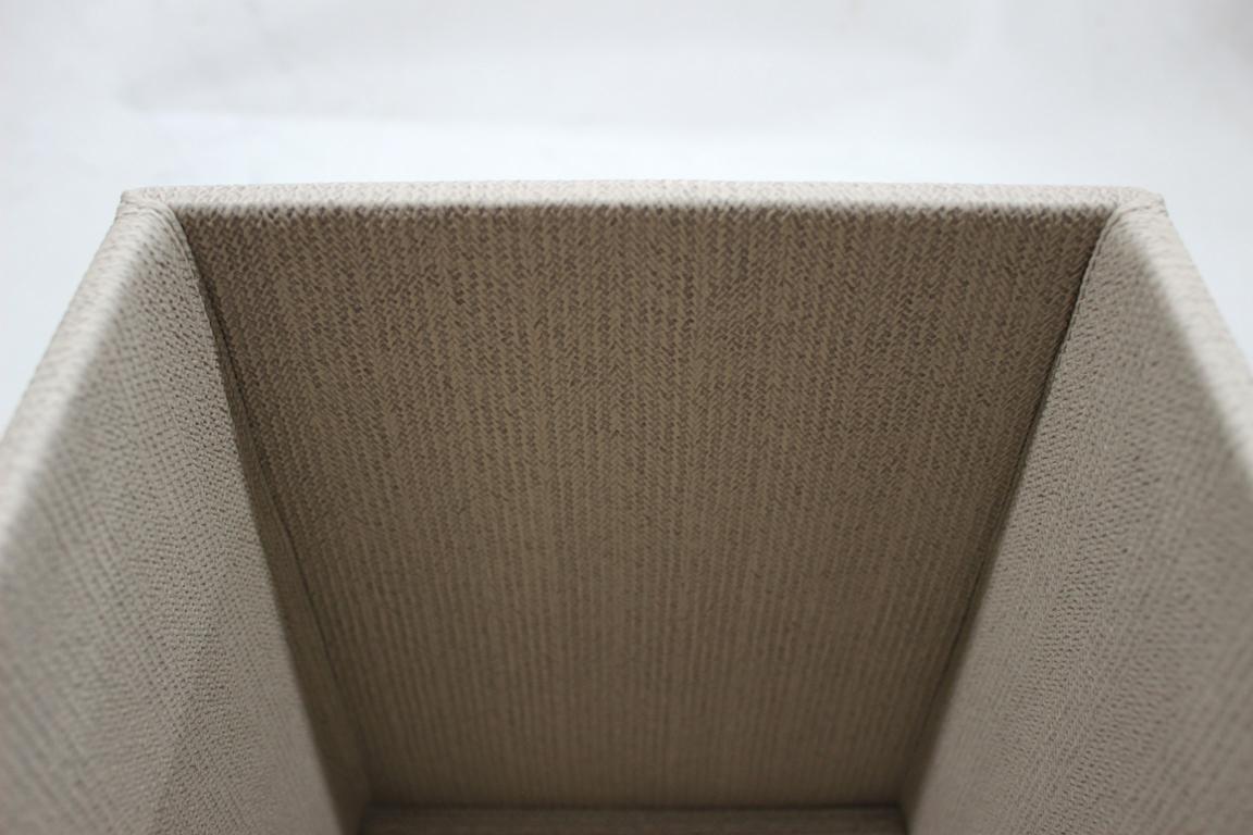 quadratischer Papierkorb in taupe sandfarben