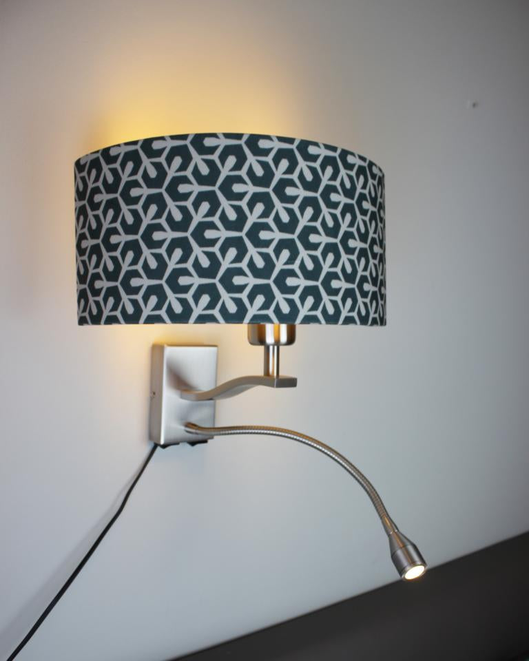 Nachttischlampe an der Wand mit Leselampe integriert aus Edelstahl