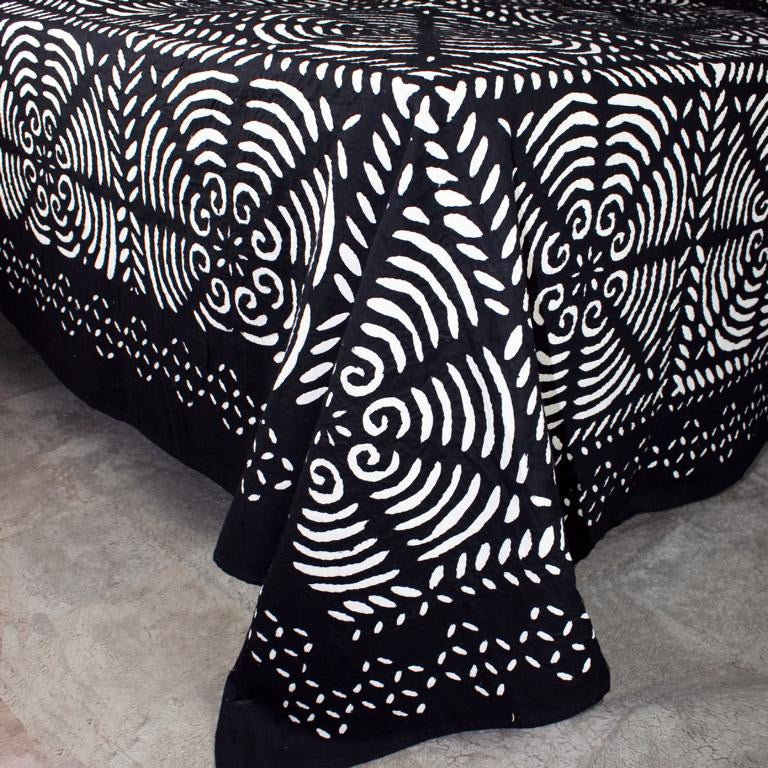Indradanush Tagesdecke Cutwork schwarz weiß 240 x 260 cm h – Cosy Home Ideas