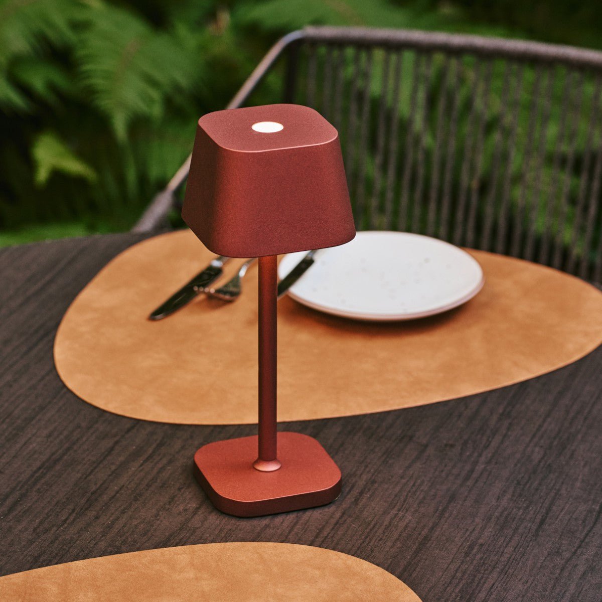 Aufladbare LED Tischlampe AVA Bronze dimmbar kabellos
