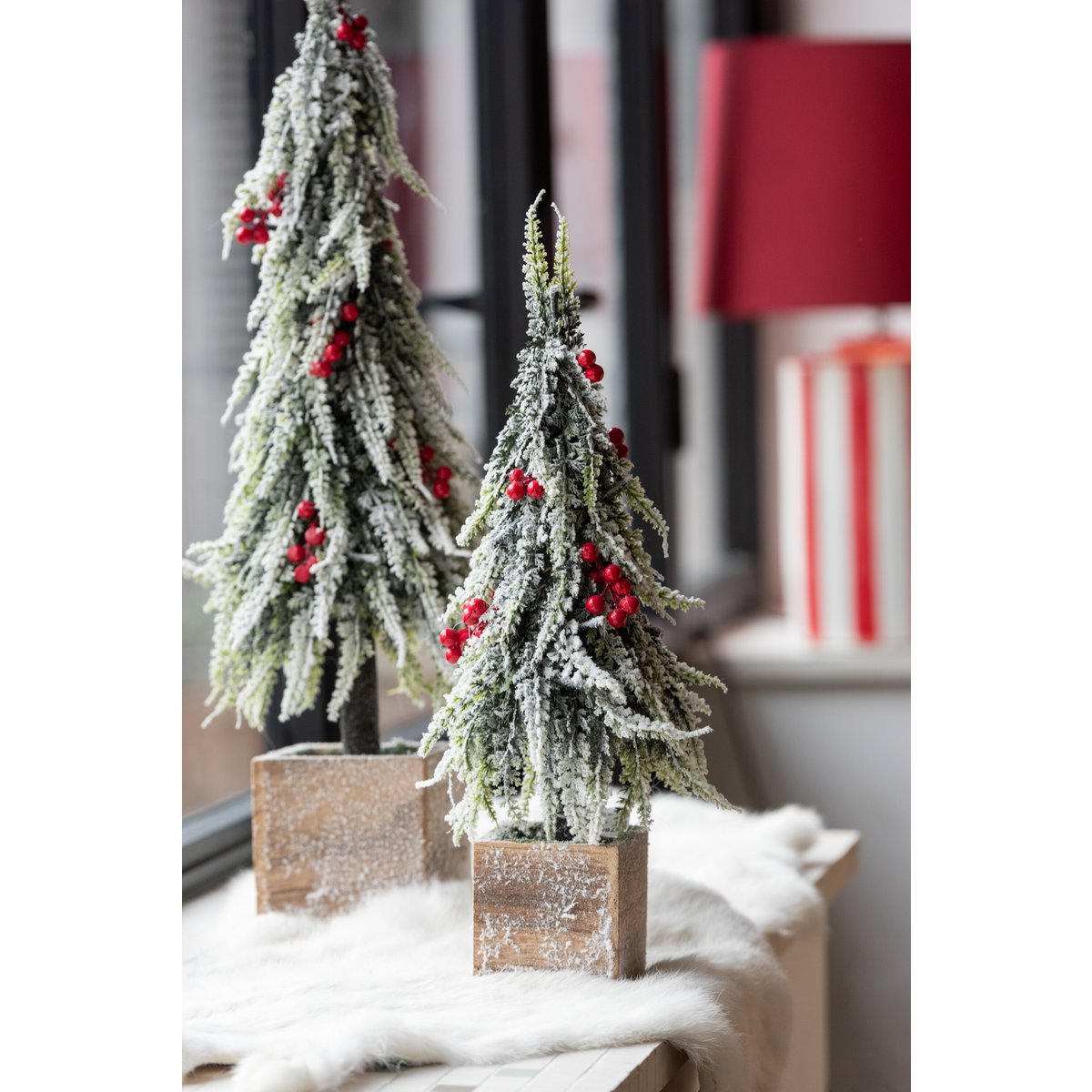J-Line Weihnachtsbaum LED Kunststoff Schnee Beeren Klein